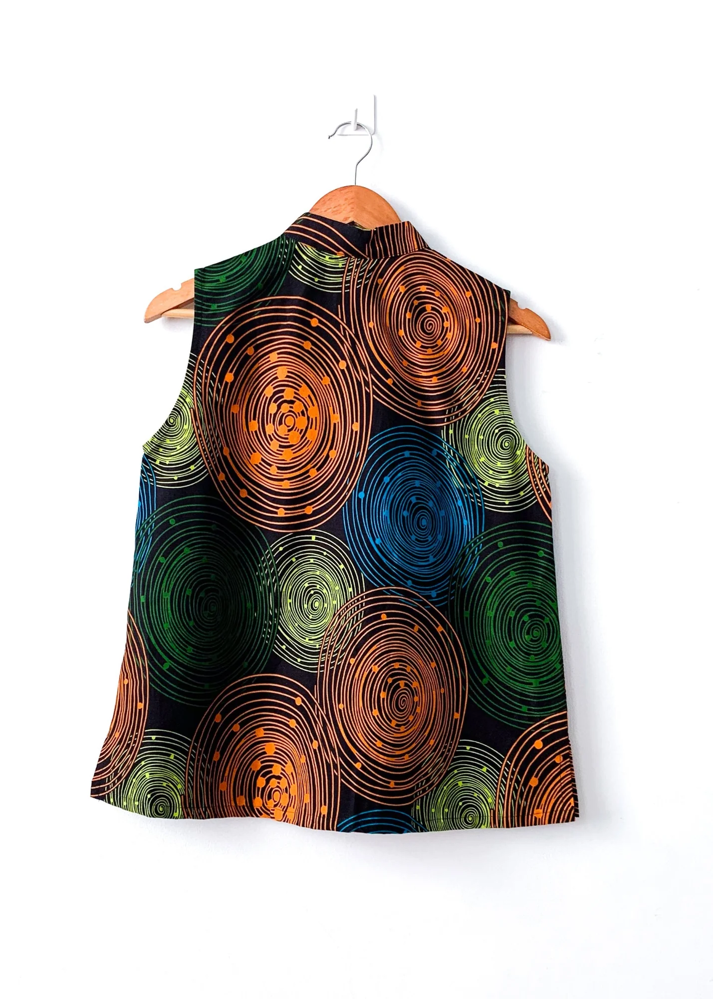 Clairvoyant Sleeveless Shirt - Image 3