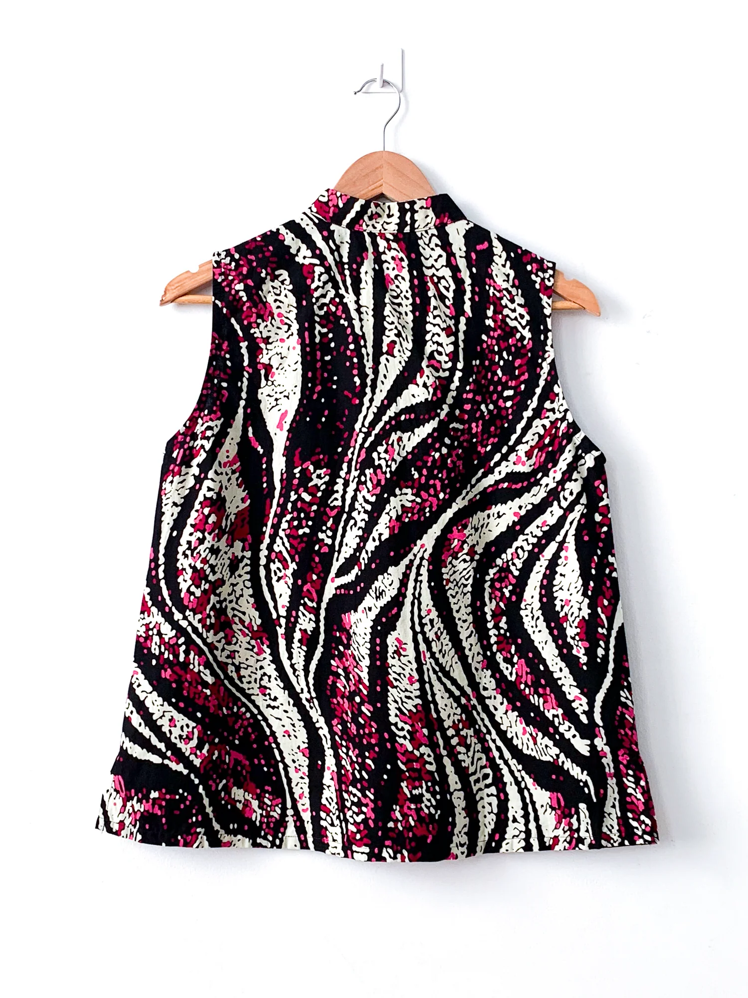 Glimmer Sleeveless Shirt - Image 3