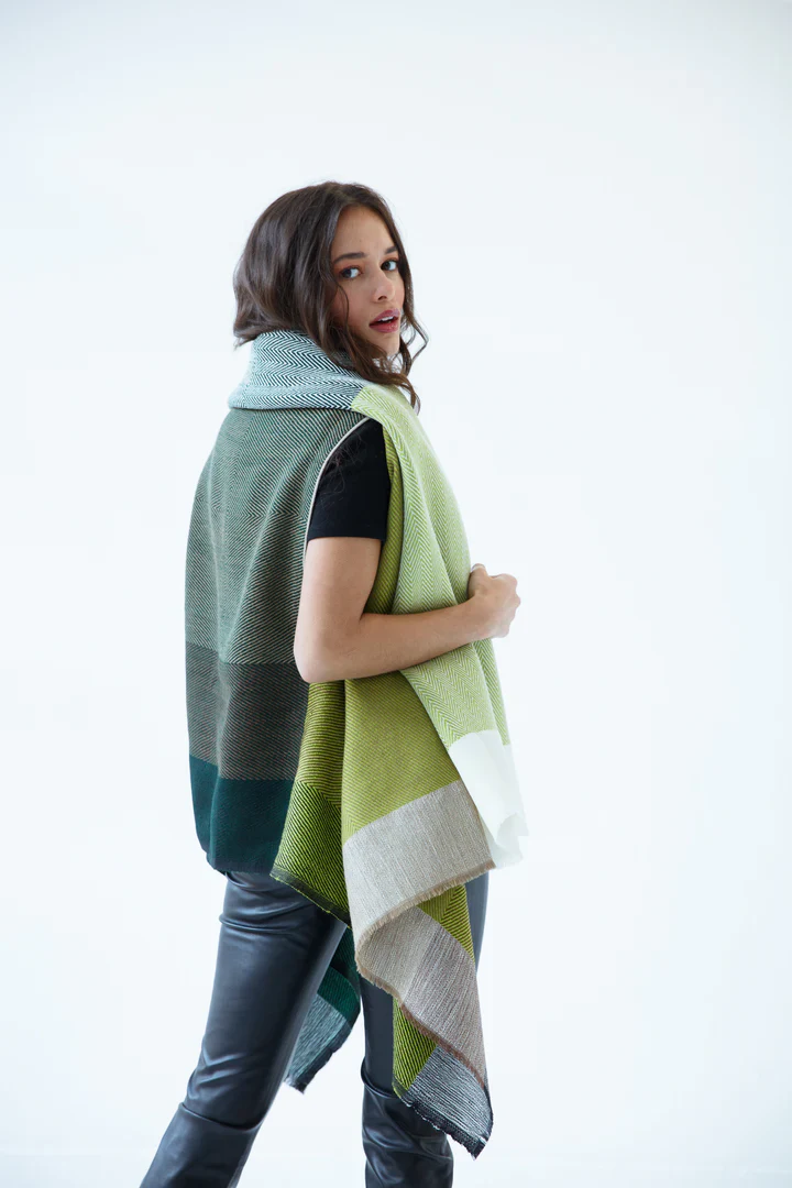 Julahas Amazon Daria Cape - Image 17