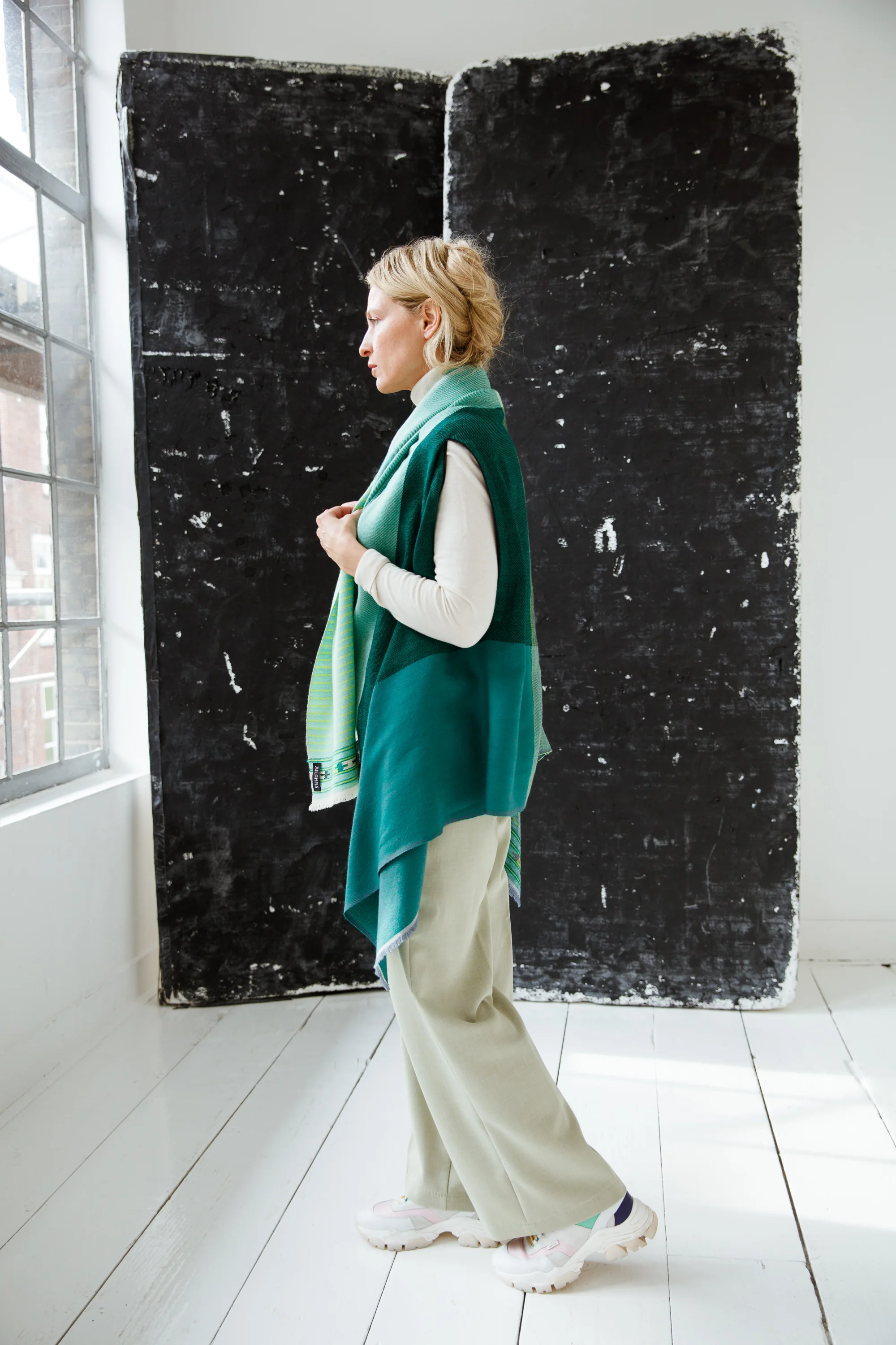 Julahas Green Fusion Cape - Image 3