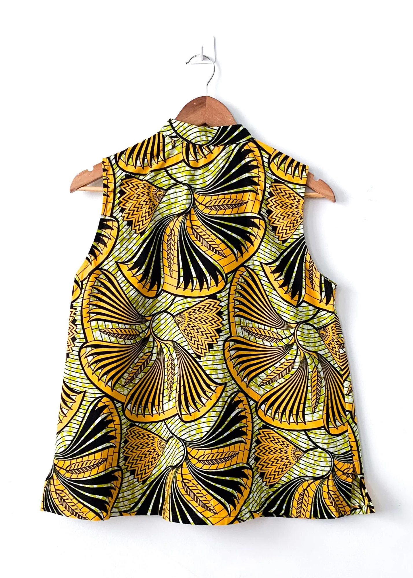 Frieze Tag Sleeveless Shirt - Image 3